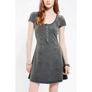 NWT Urban Outfitters BDG Gray Acidwash Henley
Dress. Size Small
